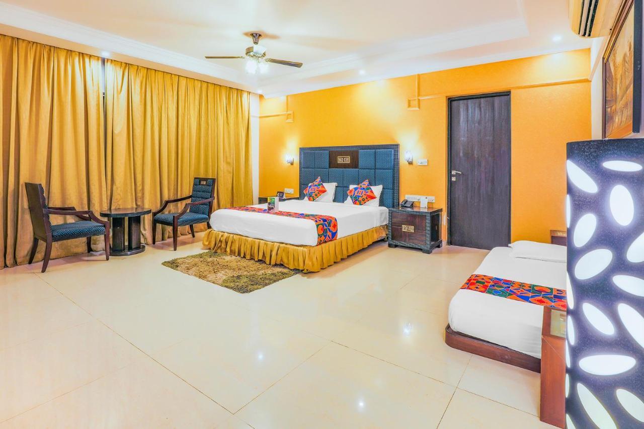 Fabhotel Royal Mirage With Pool & Gym - Nr Candolim Beach Exteriör bild
